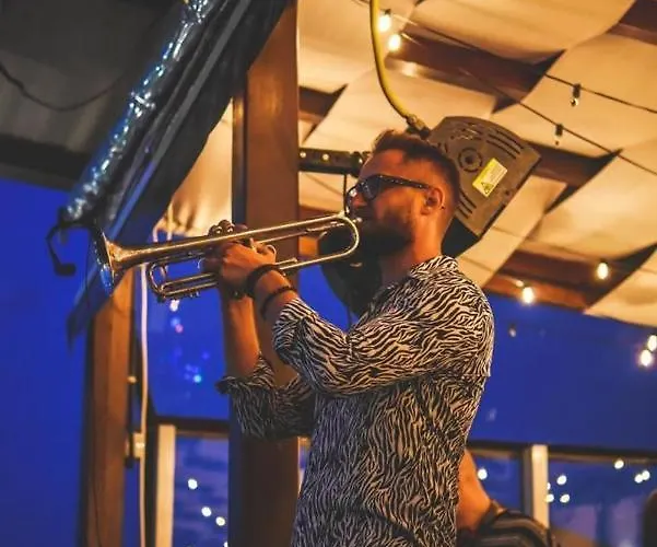 Le Premier Pensiune 3*